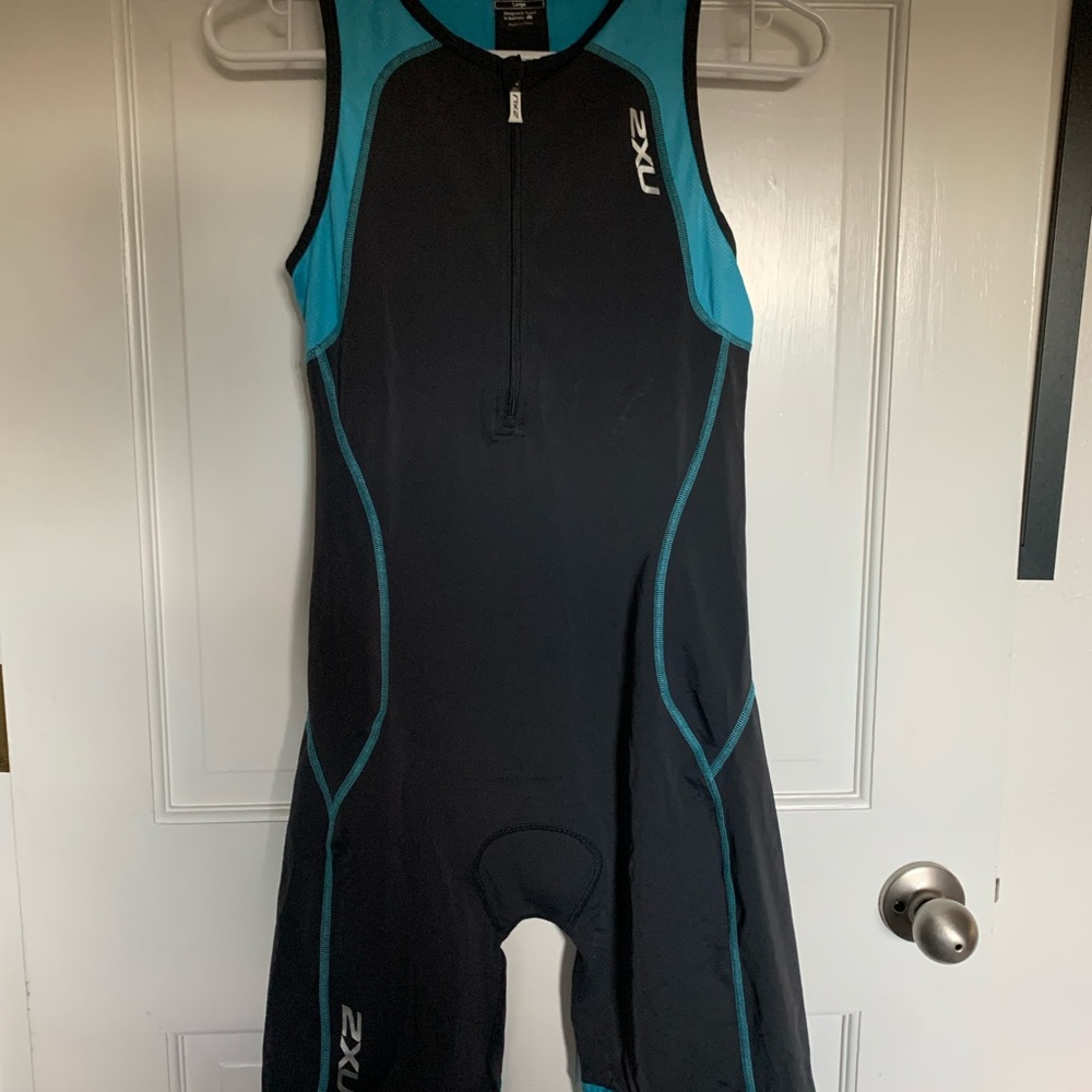 2XU Large Trisuit. Worn once!